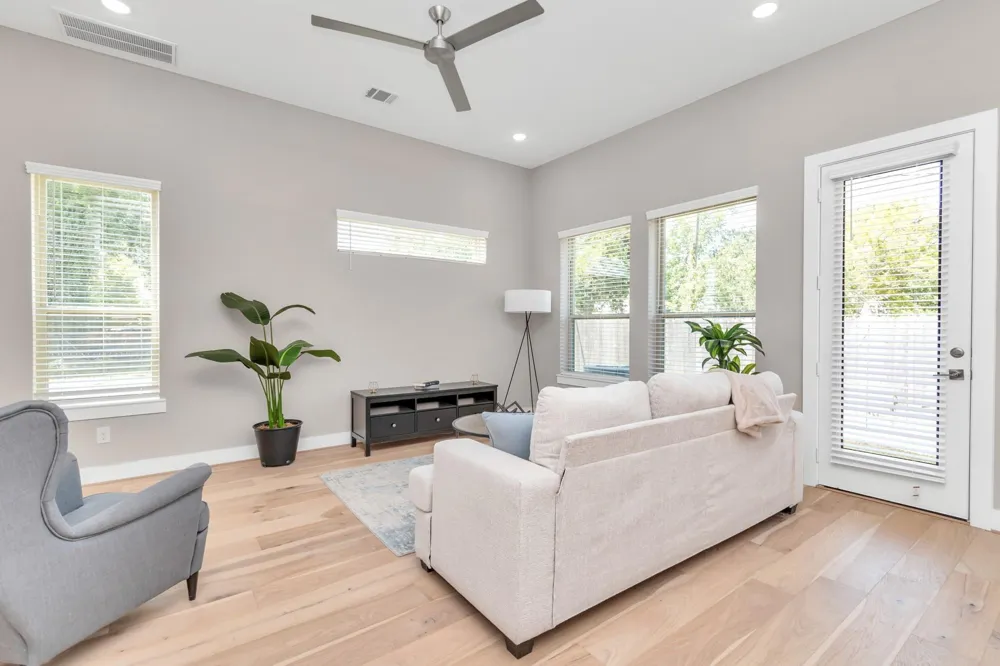 305 Queen Sude Lane Houston, TX 77091