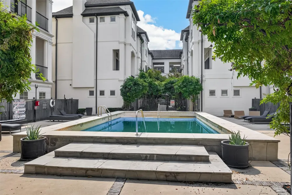 703 Live Oak Street Houston, TX 77003