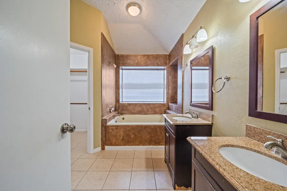 18123 Lake Bend Drive Houston, TX 77084