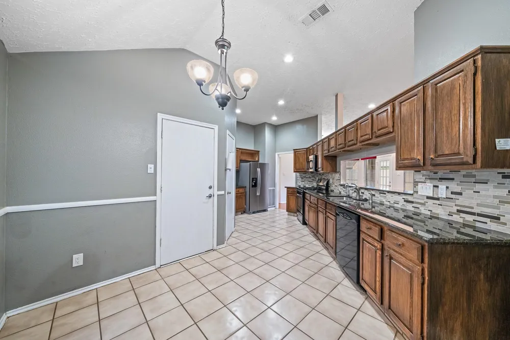 18123 Lake Bend Drive Houston, TX 77084
