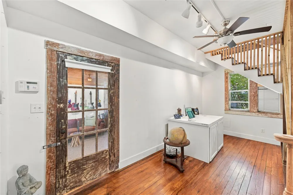1201 Postoffice Galveston, TX 77550