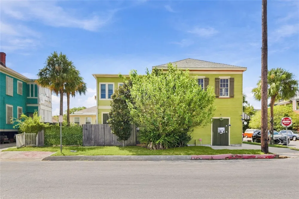 1201 Postoffice Galveston, TX 77550