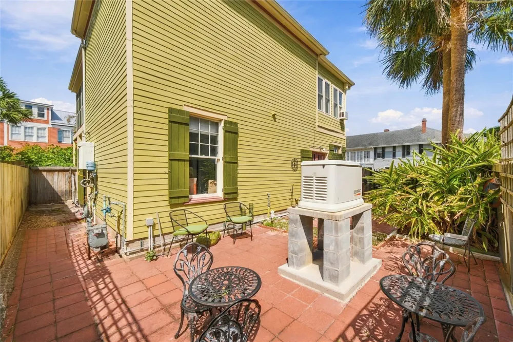 1201 Postoffice Galveston, TX 77550