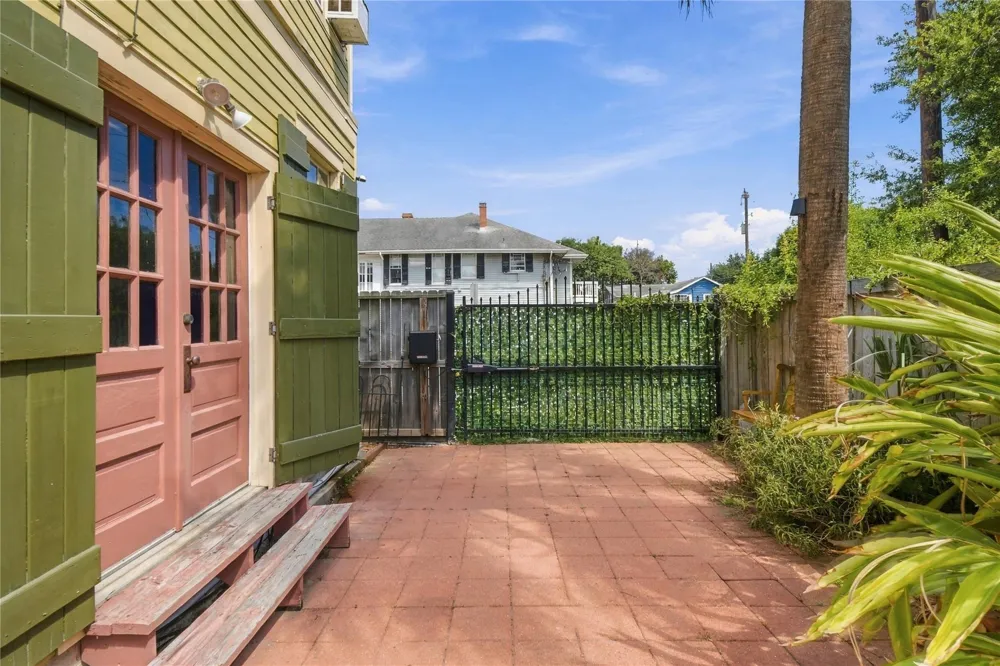 1201 Postoffice Galveston, TX 77550