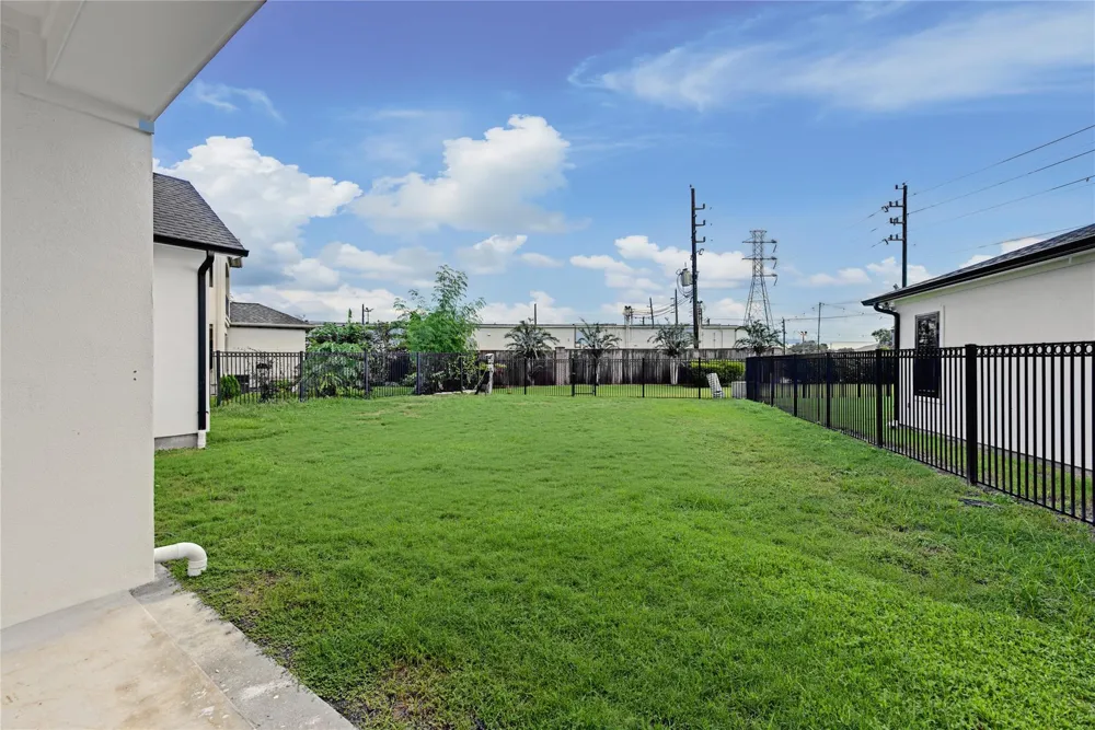 2217 Waterford Village Boulevard Missouri City, TX 77459
