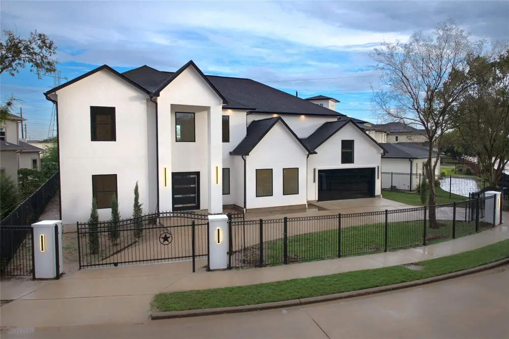 2217 Waterford Village Boulevard Missouri City, TX 77459