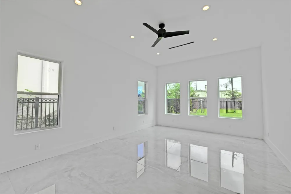 2217 Waterford Village Boulevard Missouri City, TX 77459