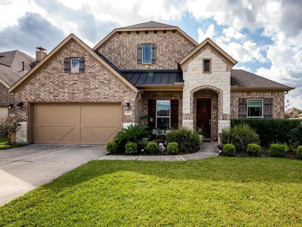 671 Cumberland Ridge Lane League City, TX 77573