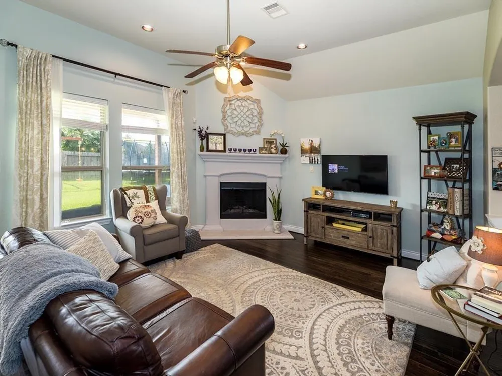 671 Cumberland Ridge Lane League City, TX 77573