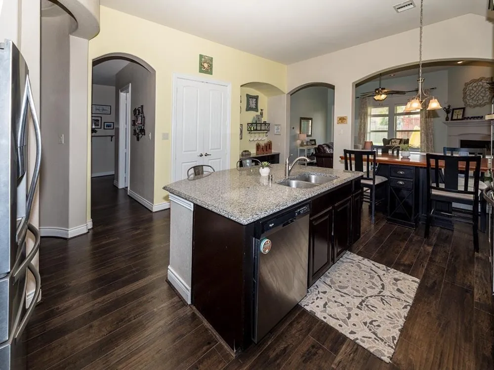 671 Cumberland Ridge Lane League City, TX 77573