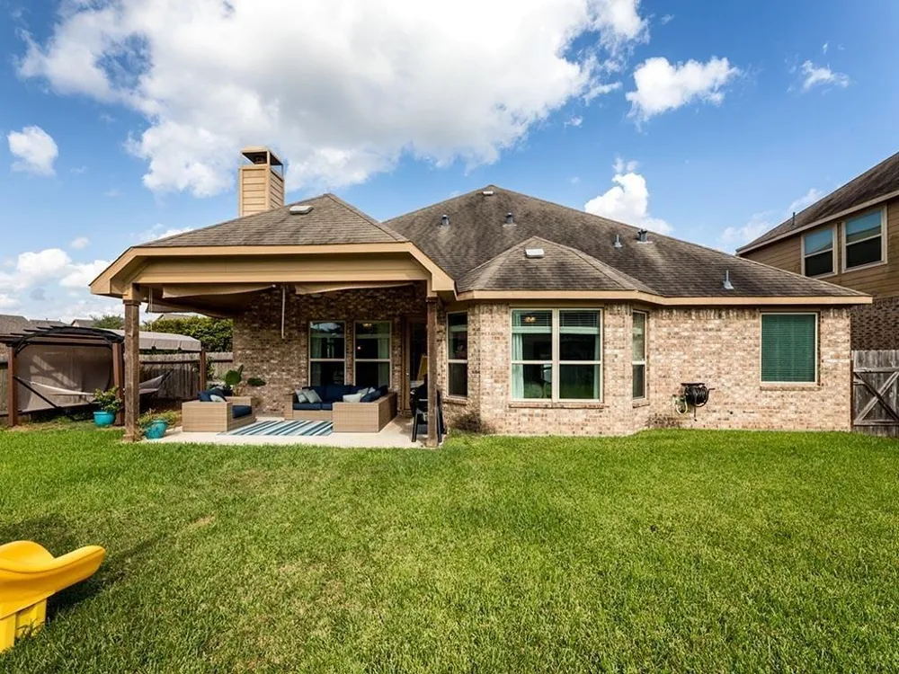 671 Cumberland Ridge Lane League City, TX 77573