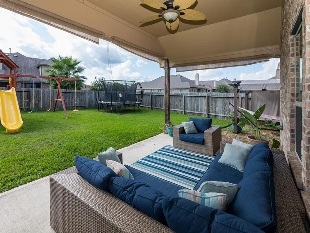 671 Cumberland Ridge Lane League City, TX 77573