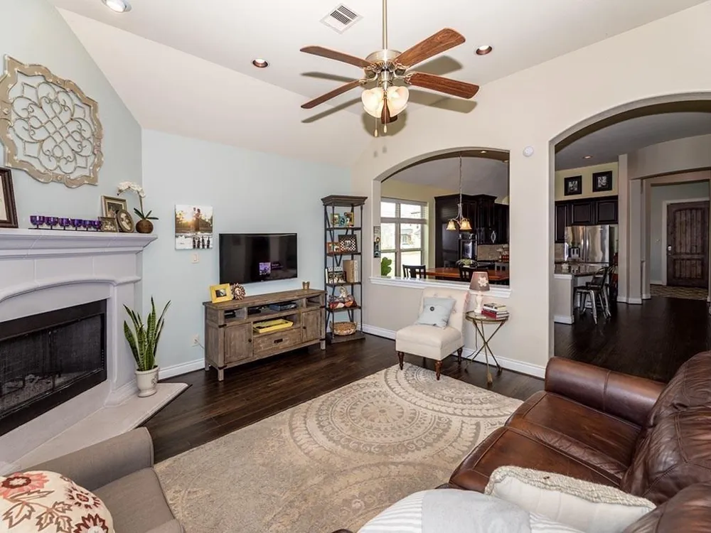 671 Cumberland Ridge Lane League City, TX 77573