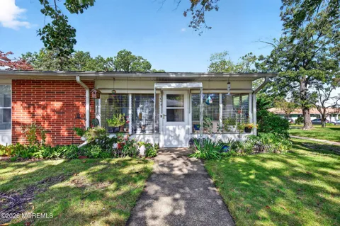 102 Edinburgh Lane #F