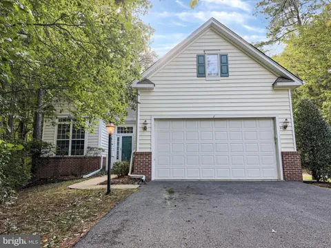 1 FREEPORT LANE