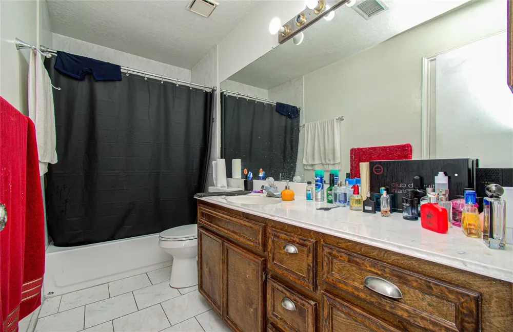 8622 Sparkling Springs Drive Houston, TX 77095
