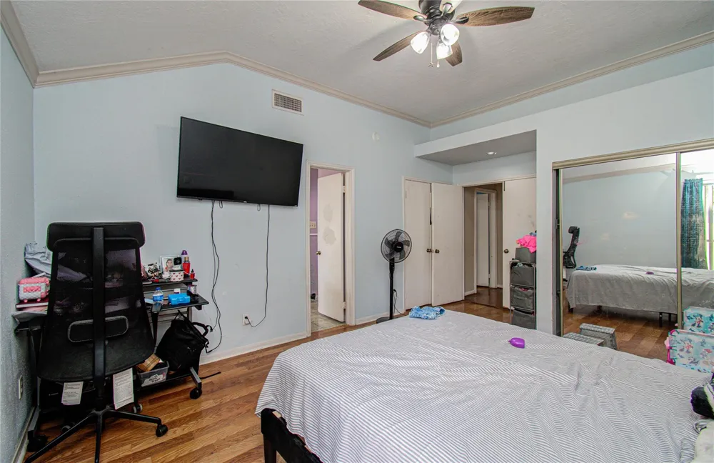 8622 Sparkling Springs Drive Houston, TX 77095