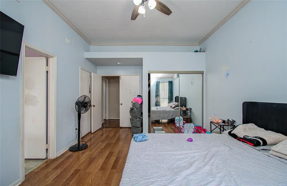 8622 Sparkling Springs Drive Houston, TX 77095