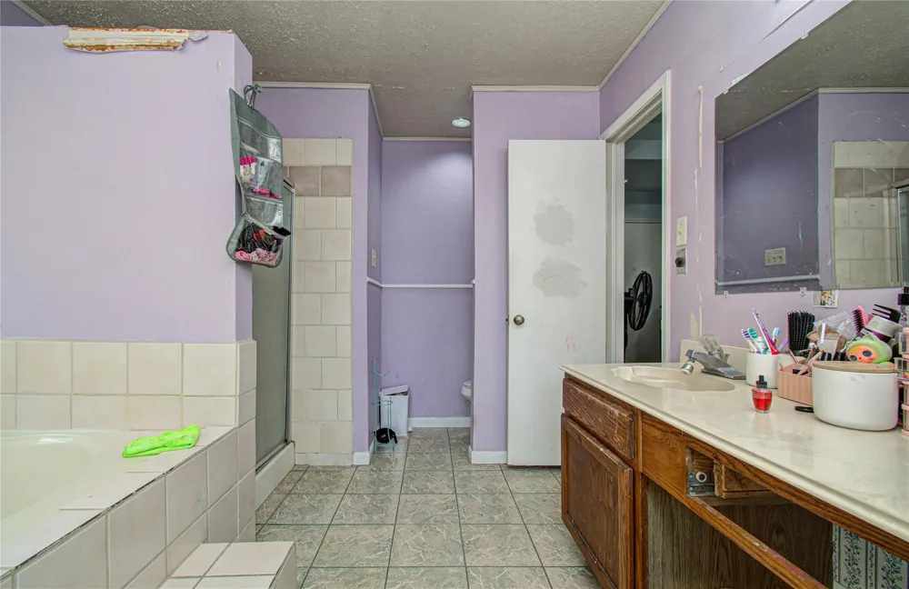 8622 Sparkling Springs Drive Houston, TX 77095