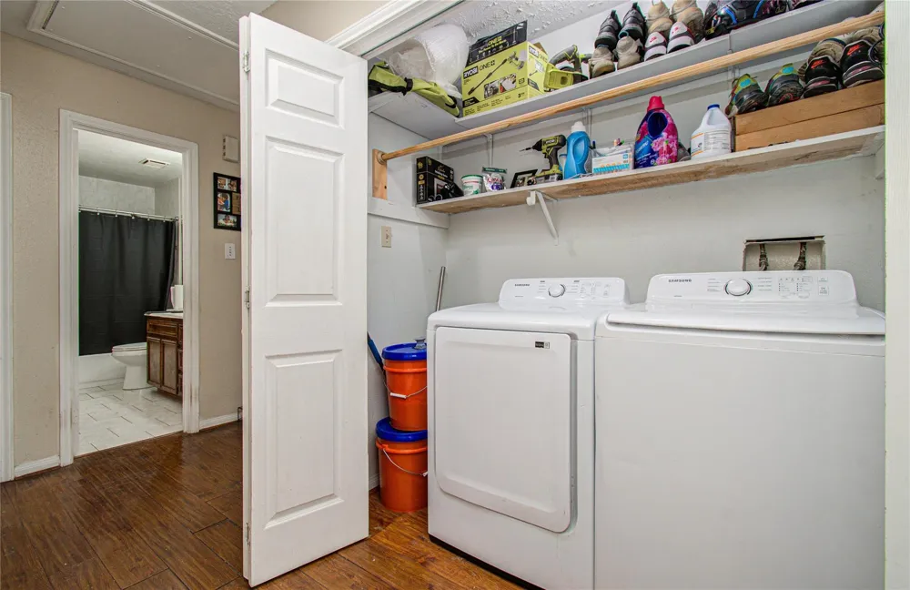 8622 Sparkling Springs Drive Houston, TX 77095