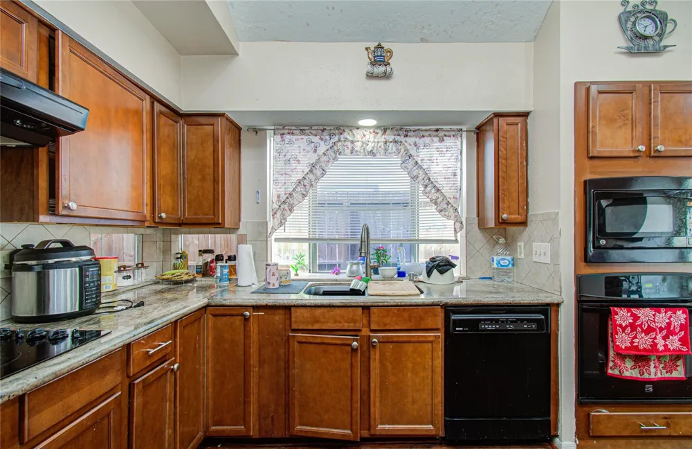 8622 Sparkling Springs Drive Houston, TX 77095