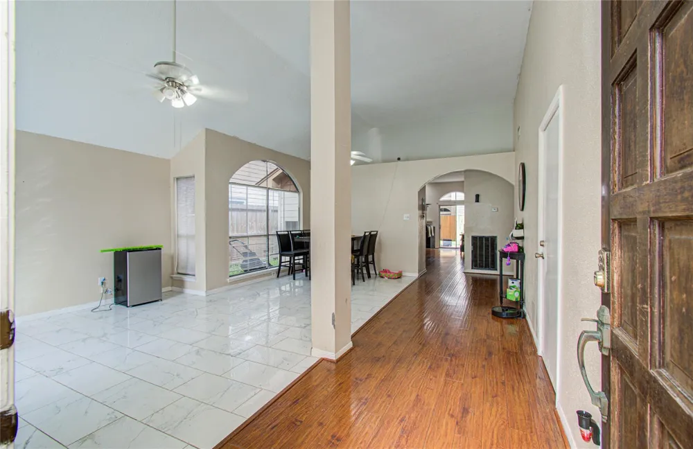 8622 Sparkling Springs Drive Houston, TX 77095