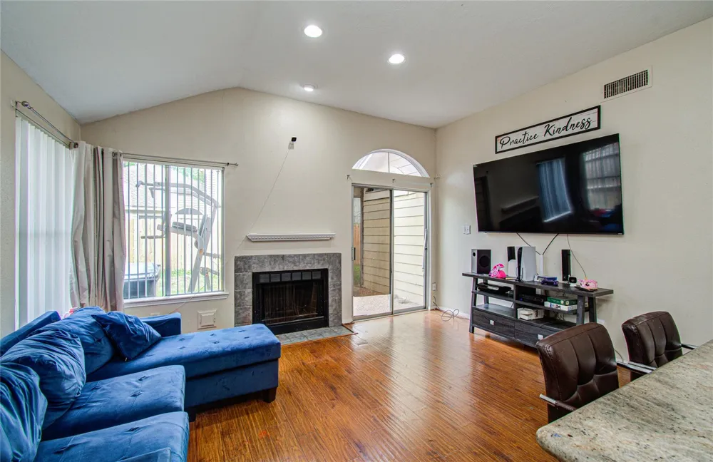 8622 Sparkling Springs Drive Houston, TX 77095