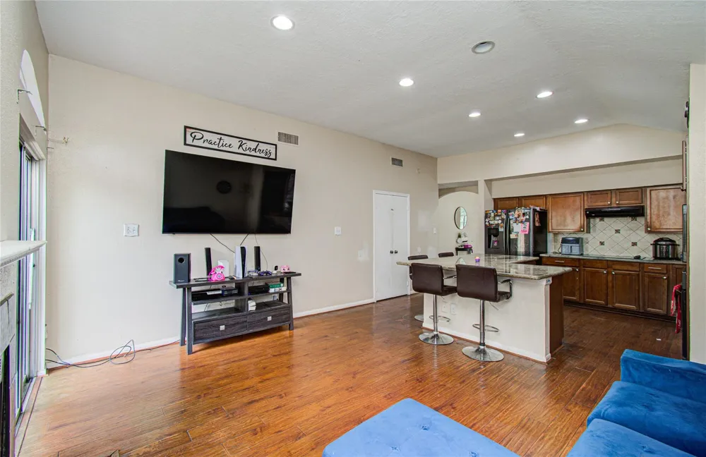 8622 Sparkling Springs Drive Houston, TX 77095
