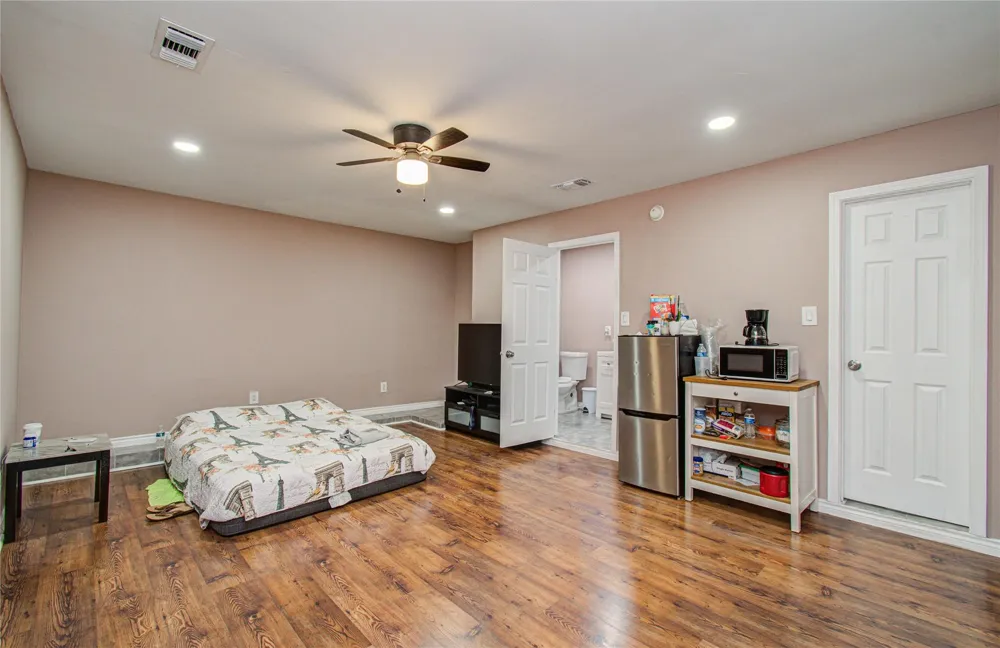 8622 Sparkling Springs Drive Houston, TX 77095