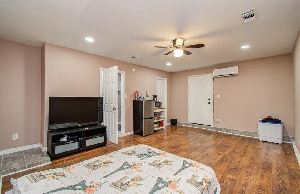 8622 Sparkling Springs Drive Houston, TX 77095