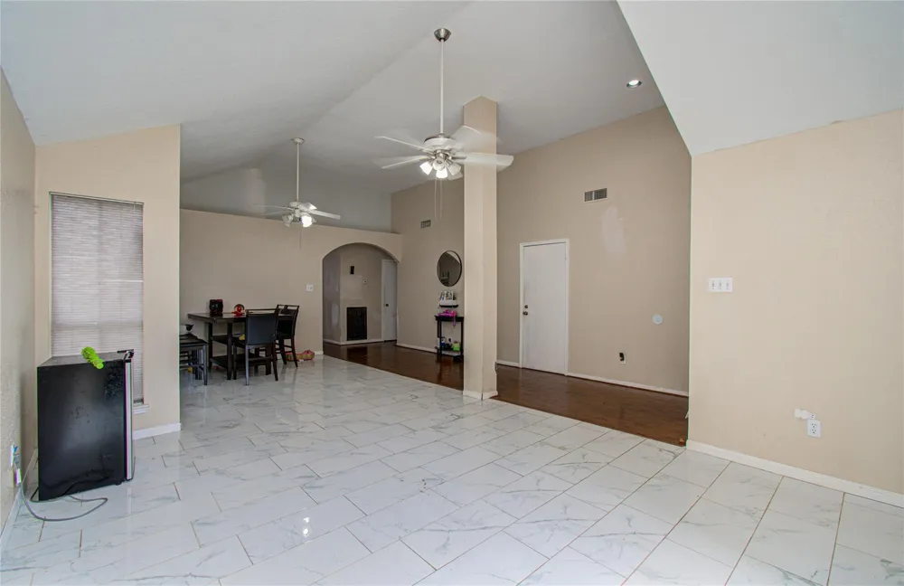 8622 Sparkling Springs Drive Houston, TX 77095