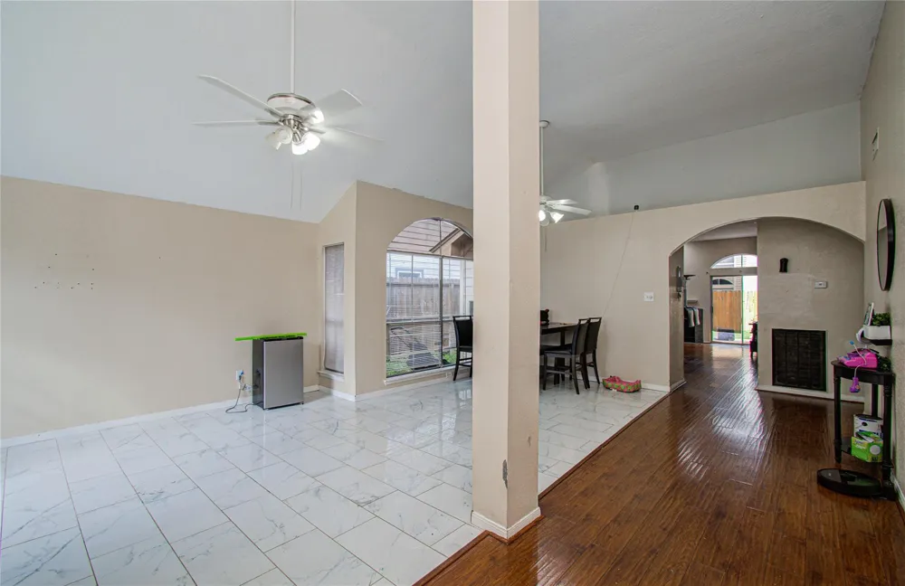 8622 Sparkling Springs Drive Houston, TX 77095