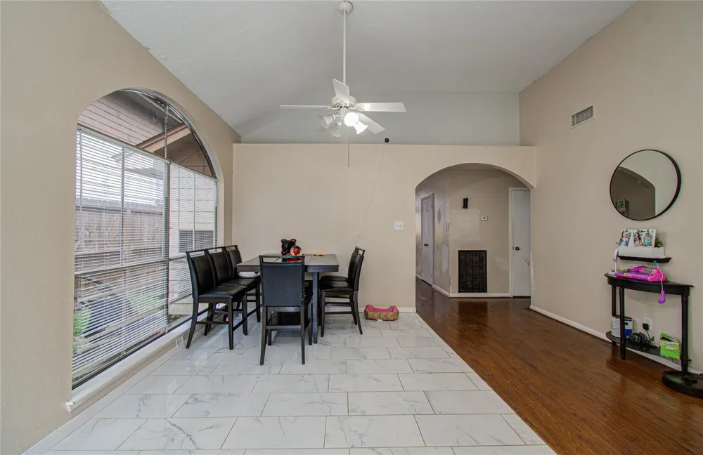 8622 Sparkling Springs Drive Houston, TX 77095