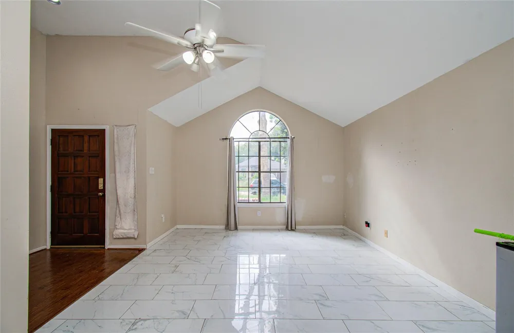 8622 Sparkling Springs Drive Houston, TX 77095