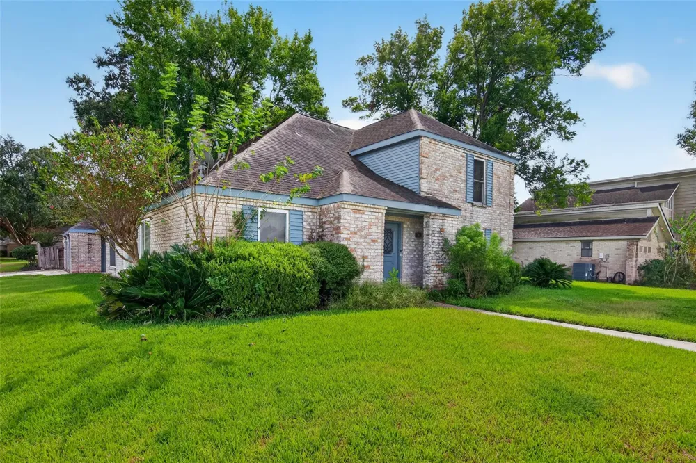 2303 La Quinta Drive Missouri City, TX 77459