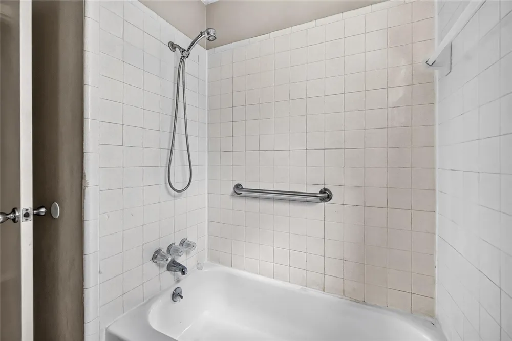2303 La Quinta Drive Missouri City, TX 77459