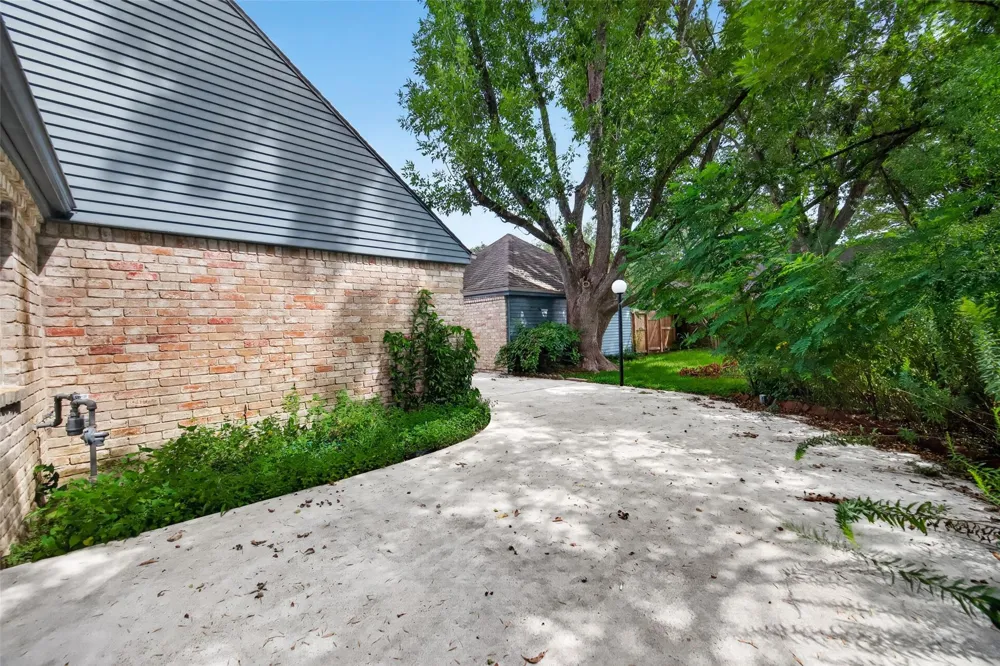 2303 La Quinta Drive Missouri City, TX 77459