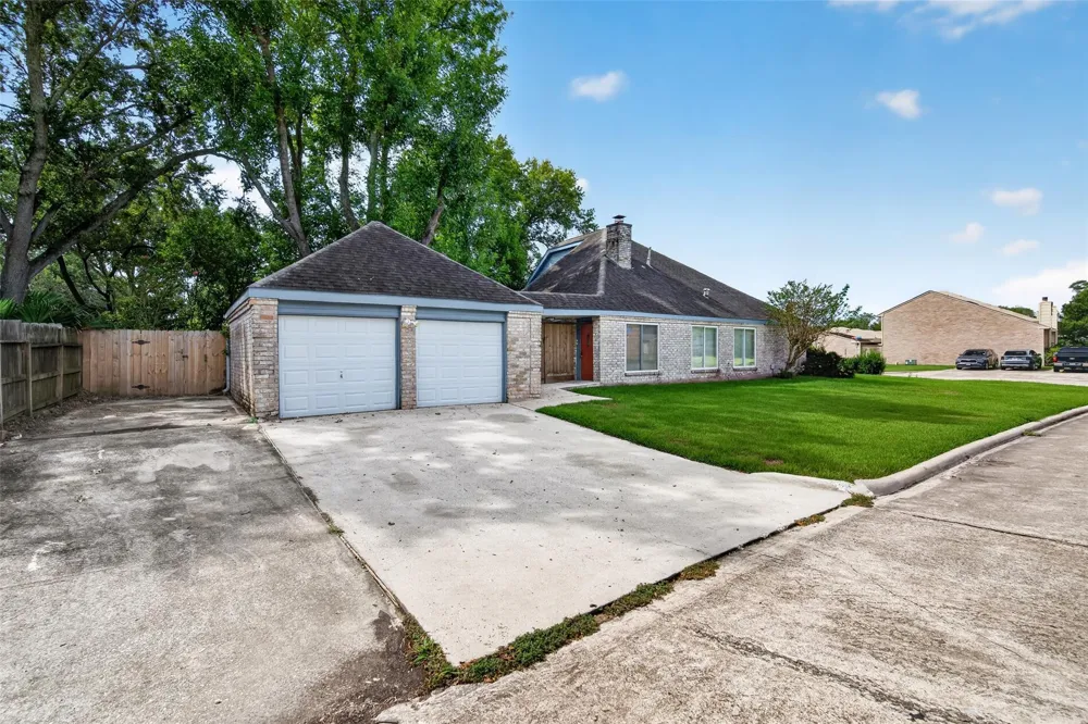 2303 La Quinta Drive Missouri City, TX 77459