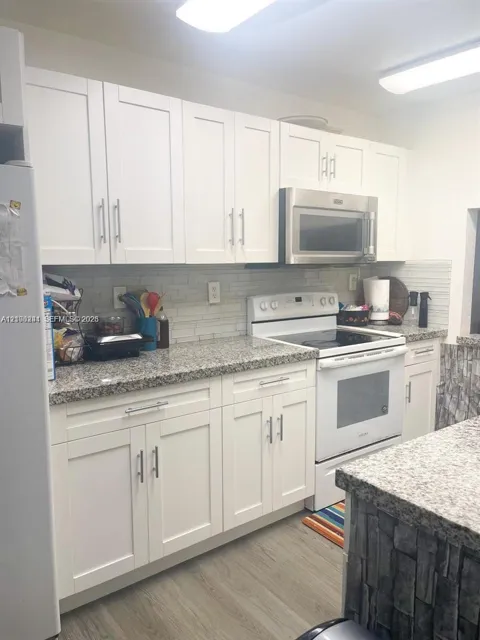 177 Lakeview Dr #104