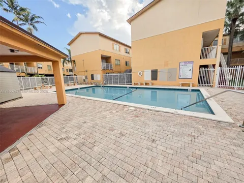 6235 Kendale Lakes Cir #236