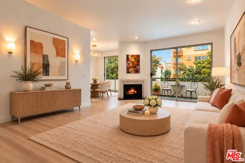 1136 S Shenandoah Street #201