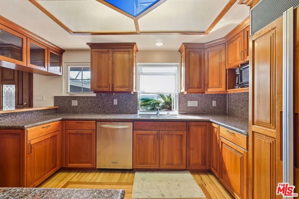 2007 W 180th Place Torrance, CA 90504