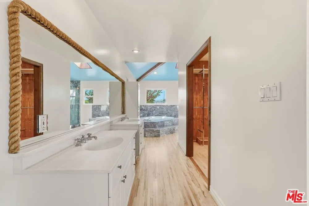 2007 W 180th Place Torrance, CA 90504