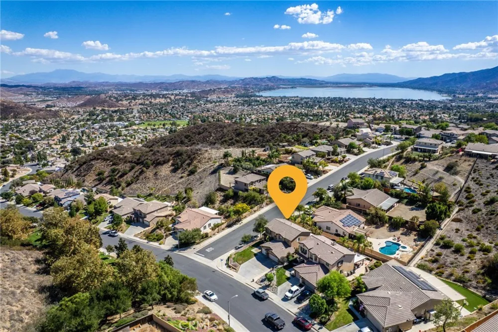 29268 Sandpiper Lake Elsinore, CA 92530