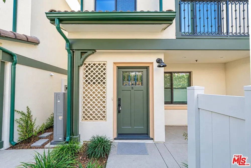 1022 La Cadena Avenue #B Arcadia, CA 91007