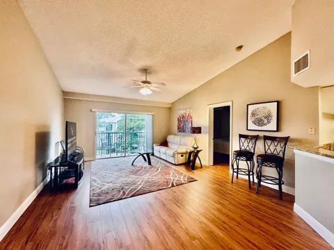 500 CRESTWOOD COURT #519