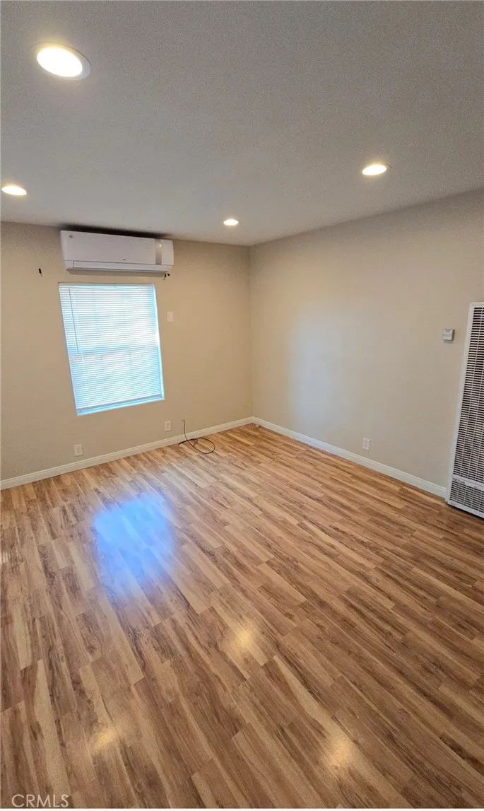 8642 Bennett Fontana, CA 92335