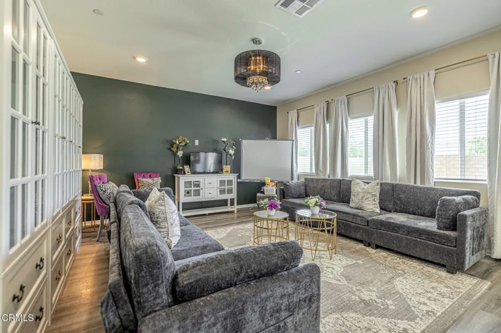 44325 Moccasin Place Lancaster, CA 93536