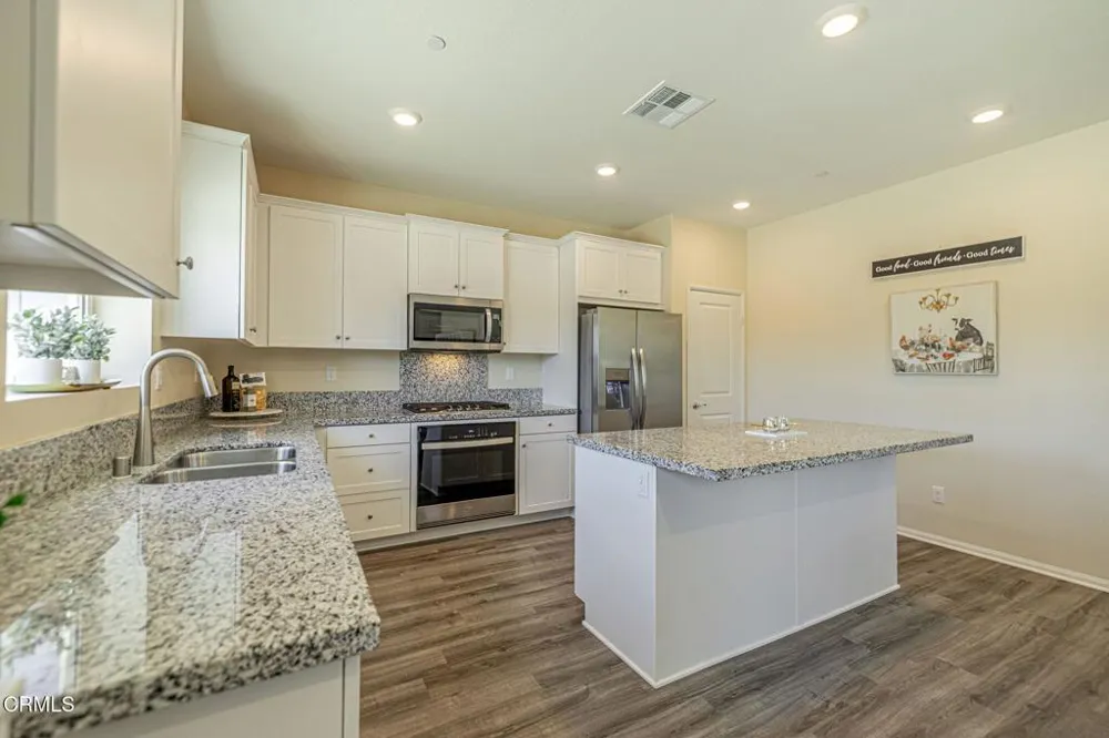 44325 Moccasin Place Lancaster, CA 93536