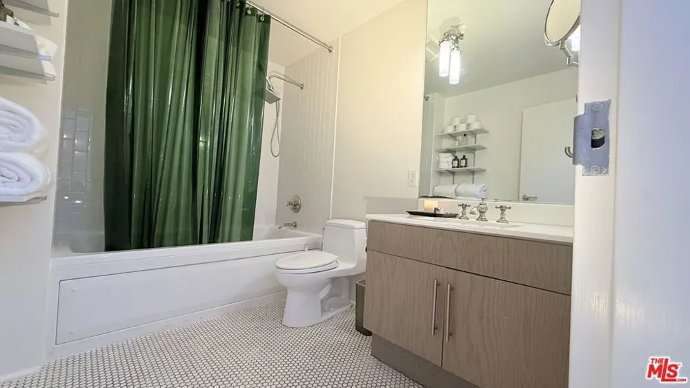 500 S Molino Street #307 Los Angeles, CA 90013